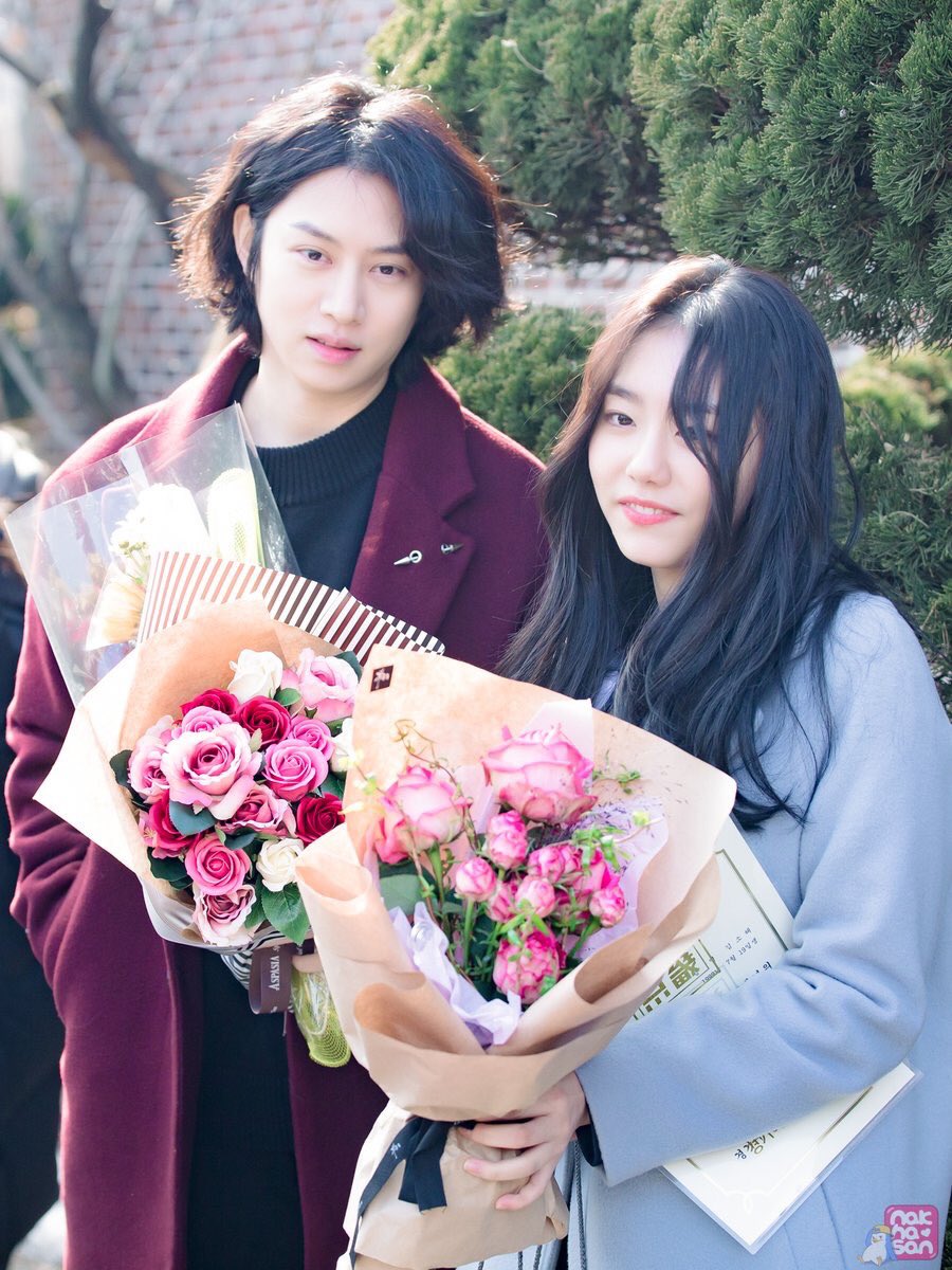 heechul used to host a game show with ioi's sohye & promised her that he would attend her graduation. after that, when so hye graduated from high school, he kept his promise & went to congratulate her on her graduation at her school despite his busy schedule.