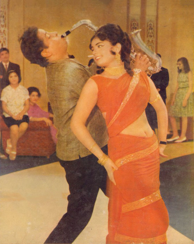Movies N Memories on Twitter: "Aajkal Tere Mere Pyar Ke Charche....Shammi Kapoor and Mumtaz in Bhappi Sonie's multiple award winning Brahmachari (1968) #ShammiKapoor #Mumtaz #MohdRafi #SumanKalyanpur #ShankarJaikishan #HasratJaipuri @chintskap ...