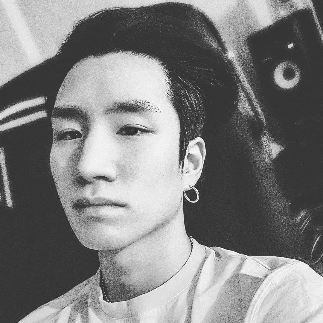 corbyn_28lab's tweet photo. photo : selfie
얼.빡.
first of 2020 https://t.co/NcFTgM8Ufr