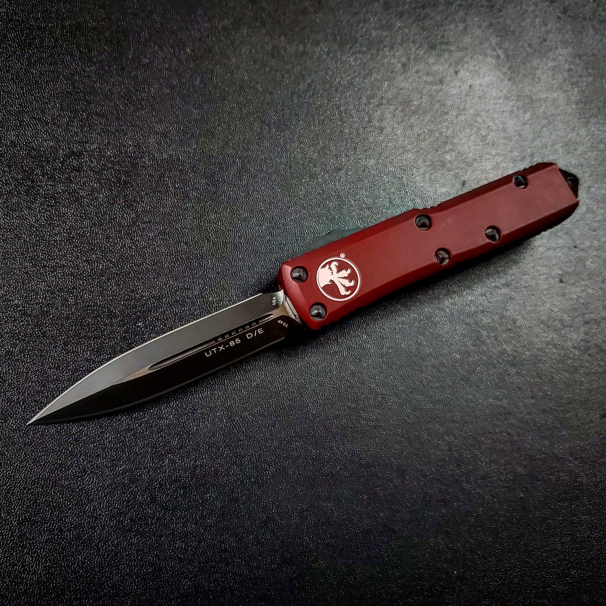 Metal_Complex's tweet photo. The Microtech UTX-85 - A perfectly sized edc OTF! My review here - https://t.co/Q9qpaiaokn
.
#microtechknives #microtechutx85 #automaticknife #switchblade #knife #knifecommunity #knifenut #knifepics #knifelife #knives #edc #pocketdump #knifecollection #knifeaddiction #edcknife https://t.co/LkkIoLDybN