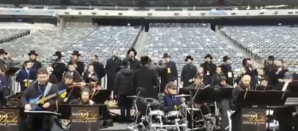 Final Rehearsal is in full force, getting ready for the amazing event #SiyumHashas <a href="/MetLifeStadium/">MetLife Stadium</a> 
Where 100,000 people will gather together to sing and dance!
Joining us at stage <a href="/shloimedachs/">Shloime Dachs</a> <a href="/DaskalShloime/">Shloime Daskal</a> <a href="/BaruchLevine/">Baruch Levine</a> <a href="/ShloimeGertner/">Shloime Gertner</a> #abishbrodt @yingerlach
Hope to see you!