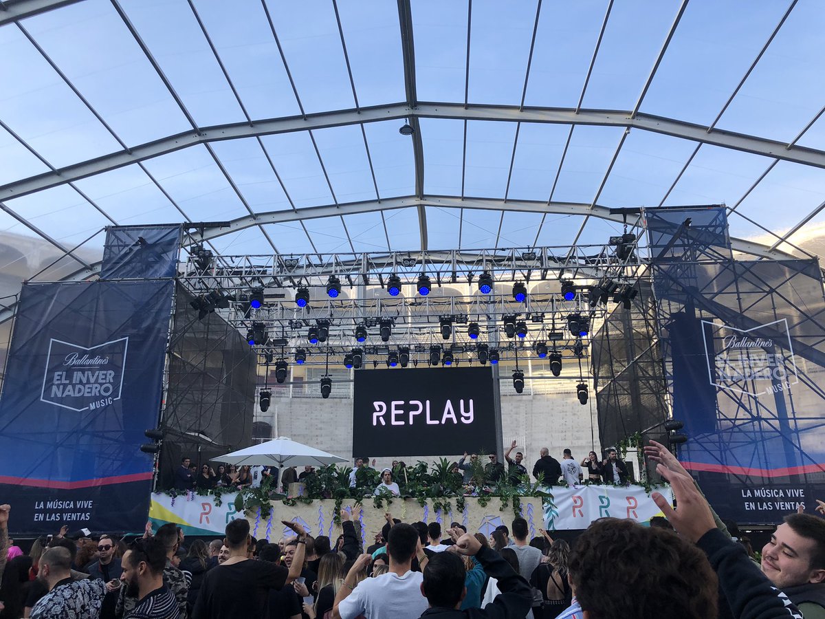 Cielos despejados, pista llenándose, <a href="/sethtroxler/">Here's Troxy</a> en nuestra cabina, y #ReplayAñoNuevo entra en la primera tarde de un 2020 prometedor! 🌆