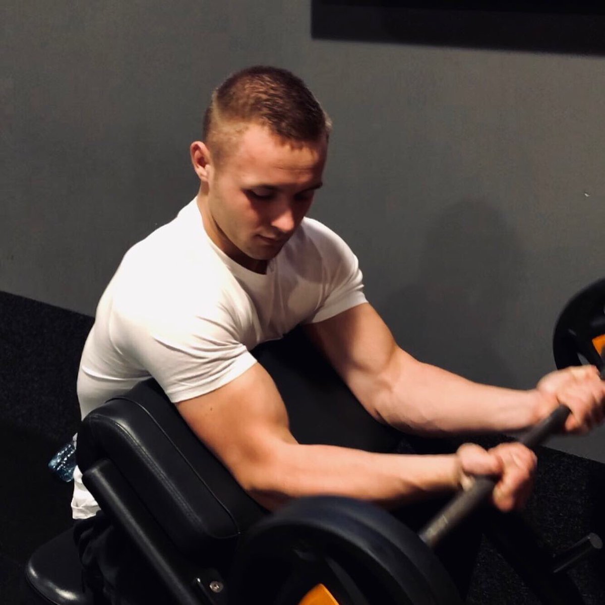 bryanvv🤞🏼 tweet media