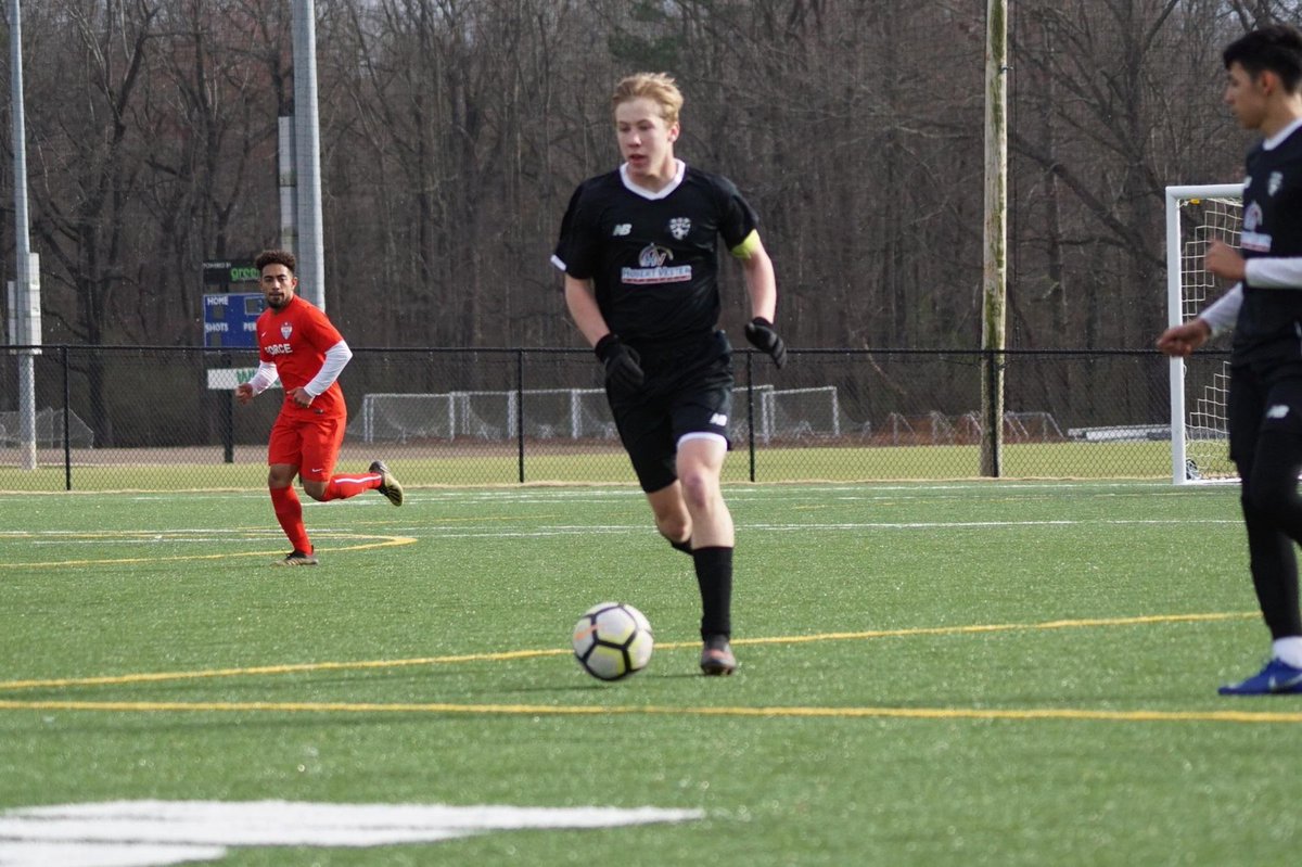 CoachSteveBarry's tweet photo. Loyalty and pride in your hometown club may be out of fashion now, but not for old-school throwbacks like my youngest son. College decision coming soon. #wysa #soccerlife
@WilsonExplosion #DecadeChallenge https://t.co/xjh6GOXpC7