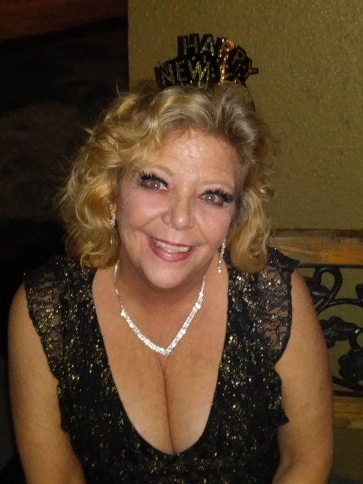 Good morning to 2020. Here's to a hopeful and fruitful Year. Smooches https://t.co/jqA31J45uI<a href="/tag/humpdayhappiness"class="tags"><span>#humpdayhappiness</span></a>