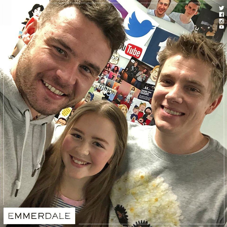 robronfan412's tweet image. Danny, Ryan &amp;amp; Izzi 🧡
#robron #roblivion