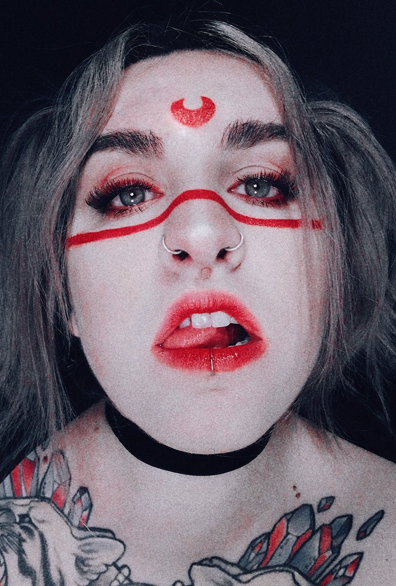 AuroraWolfchild's tweet photo. For a lucky 2020π I did an inspired look from #Exo 's #OBSESSION Main inspiration was the makeup of #BAEKHYUHN. Enjoy and have a HAPPY NEW YEARππππ#exomakeup #kpopmakeup #kpopinspired #exoinspired #exo #baekhyun #baekhyunmakeup #OBSESSEDwithEXO #aurorawolf #aurorawolfchild https://t.co/4gL8Qg45AW