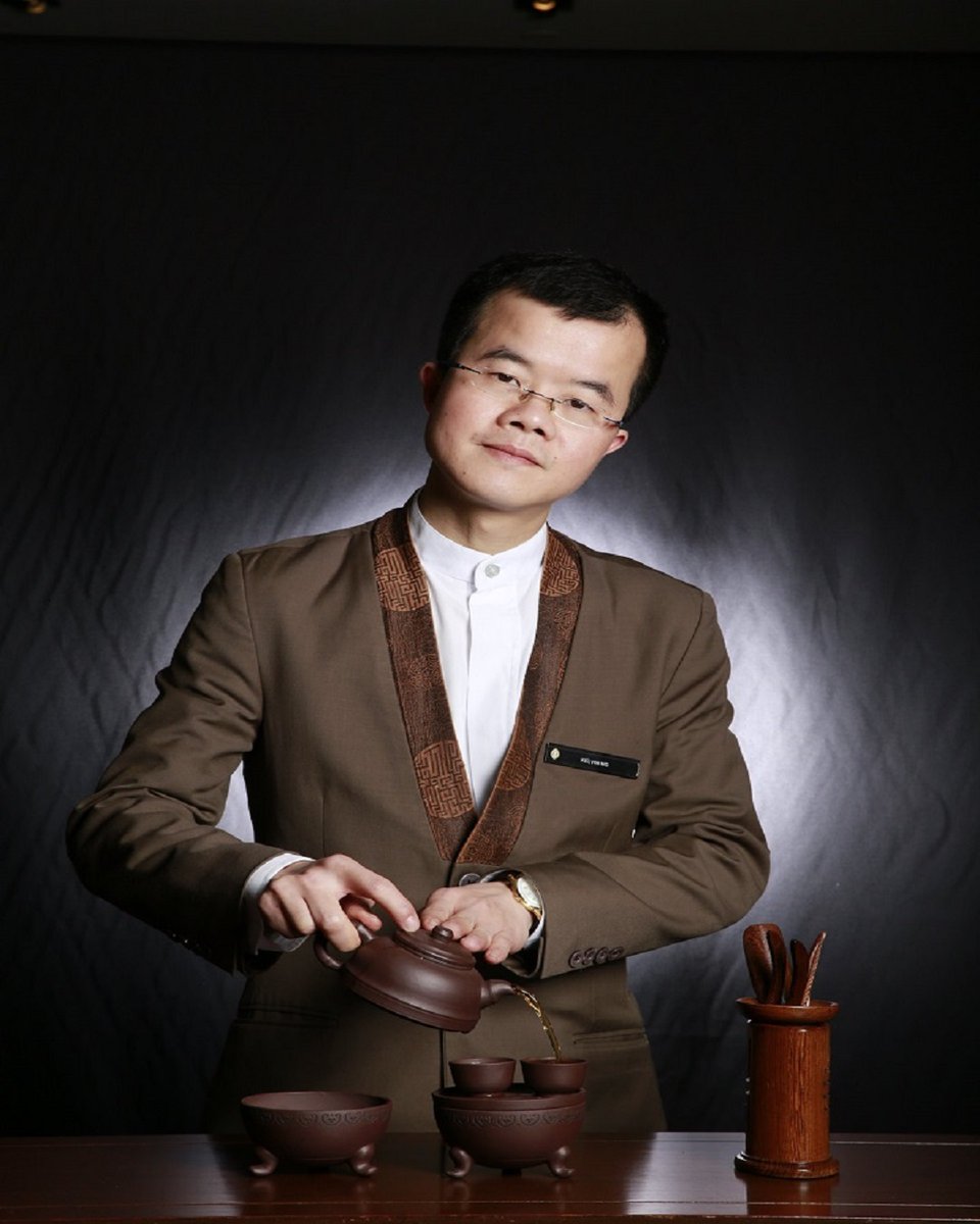 GreenandWatts's tweet photo. Hello and Happy New Year to all!! Today starts our fun fact series for January. Did you know that a Tea Sommelier is trained and certified to pair meals and desserts with the rights teas? #tea #greentea #whitetea #blacktea #oolong #oolongtea #brew #detox #matcha #chai #health https://t.co/KJWr4hQIEX
