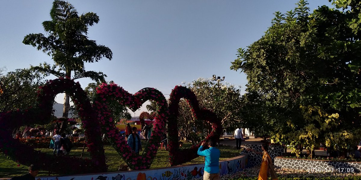 VaibhavBedarkr's tweet photo. #Nashikkar welcomes #NashikFlowerPark with full excitement and enthusiasm. Especially a lot of youth is being attracted. A true #Gulshanabad feel.
.
.
.
#SakalNashik @NashikNews @NashikCorp https://t.co/HJs4DzxtFi