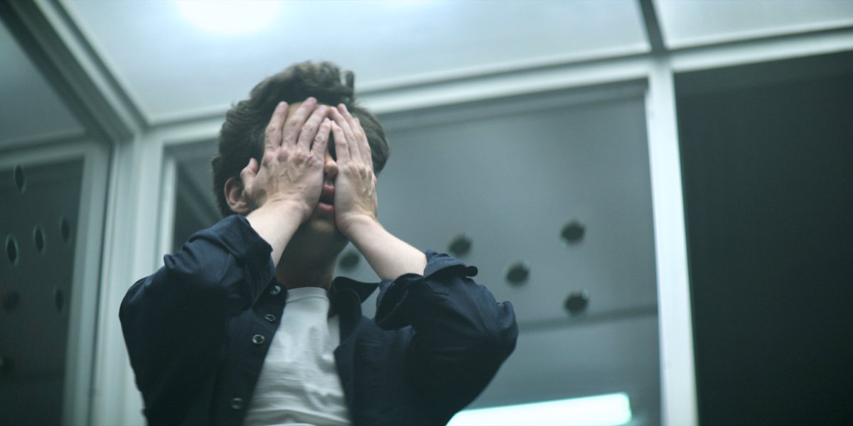 YouNetflix's tweet image. sitting here trying to remember where i left my credit card last night