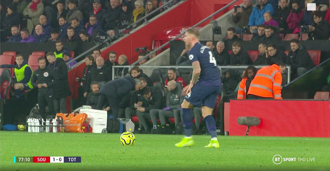 Footballtweet's tweet image. José Mourinho has been booked for going over to Southampton's coaching staff and reading their tactics. 🤣

Never change, José.