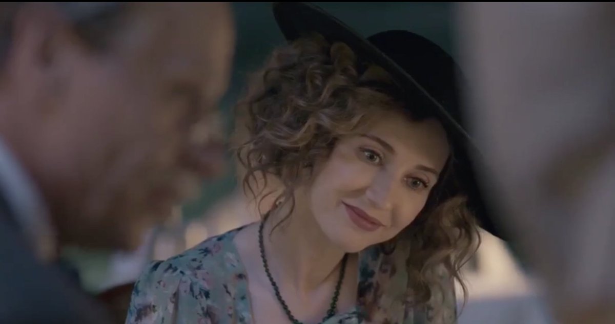 TFW your straight crushes play lesbians too convincingly and you remember they're straight