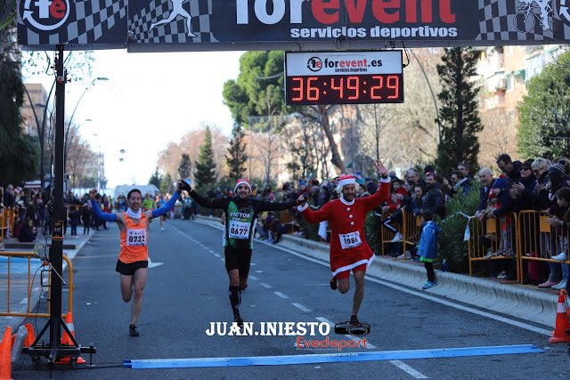 jaudelgado's tweet photo. Resumen Diciembre 2019 -> 21 entrenamientos para 254 kilómetros en 19 horas y 34 minutos.

Resumen 2019 -> 263 entrenamientos (72% de los días) para un total de 3280 kilómetros y 248 horas.

Cerrando el año con amigos en San Silvestre Getafe

#TrainingOSCAR
@DT1Team 
@TeamOne_ES https://t.co/WePzvuhdrH