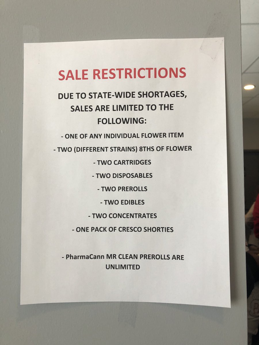 LaurenVictory's tweet photo. Customers are limited to how much they can buy at @EarthMedAddison. Owners tell @cbschicago this was a business decision to make sure they have enough stock for #medicinalmarijuana users AND so all the people waiting in line get a chance to buy. #marijuananews #cannabisnews https://t.co/5SPvjkb4Ju