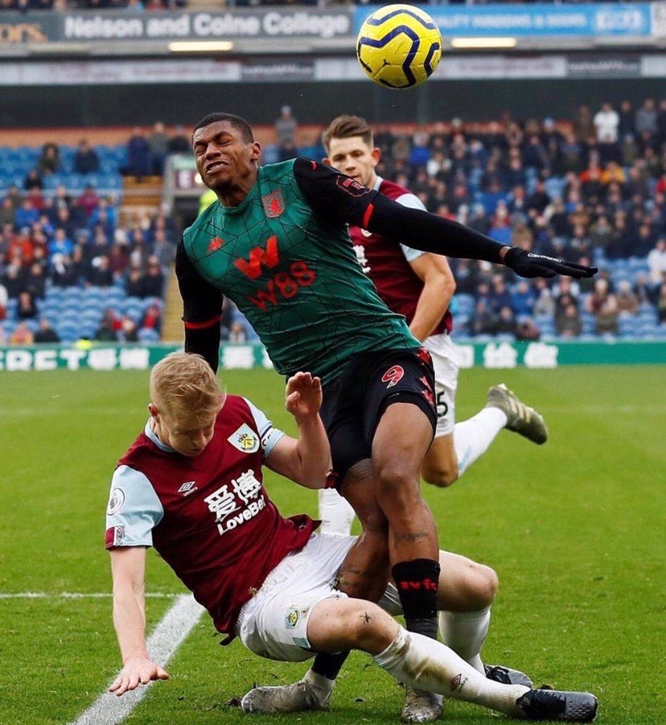 Hi @premierleague. No punitive measures for this but the thickness of the leather on the back of Wesley’s boot gets ruled offside.
Nice to know you’ve got your priorities right guys 👍🏻