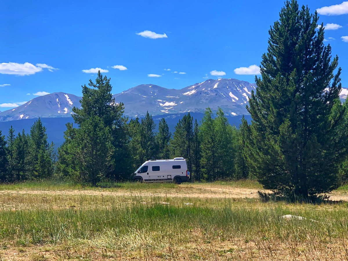 storychasing's tweet photo. I panicked the day I bought the RV. My anxiety was through the roof and I had this knot in my stomach. You can talk w/ peers on a live video call weekly, click to get on the wait list for my 8 Week Nomad Mentorship Bootcamp -  starts 01/2020.  https://t.co/0RD7Sj9WyQ  #rvliving https://t.co/P8Wdvv8u1A