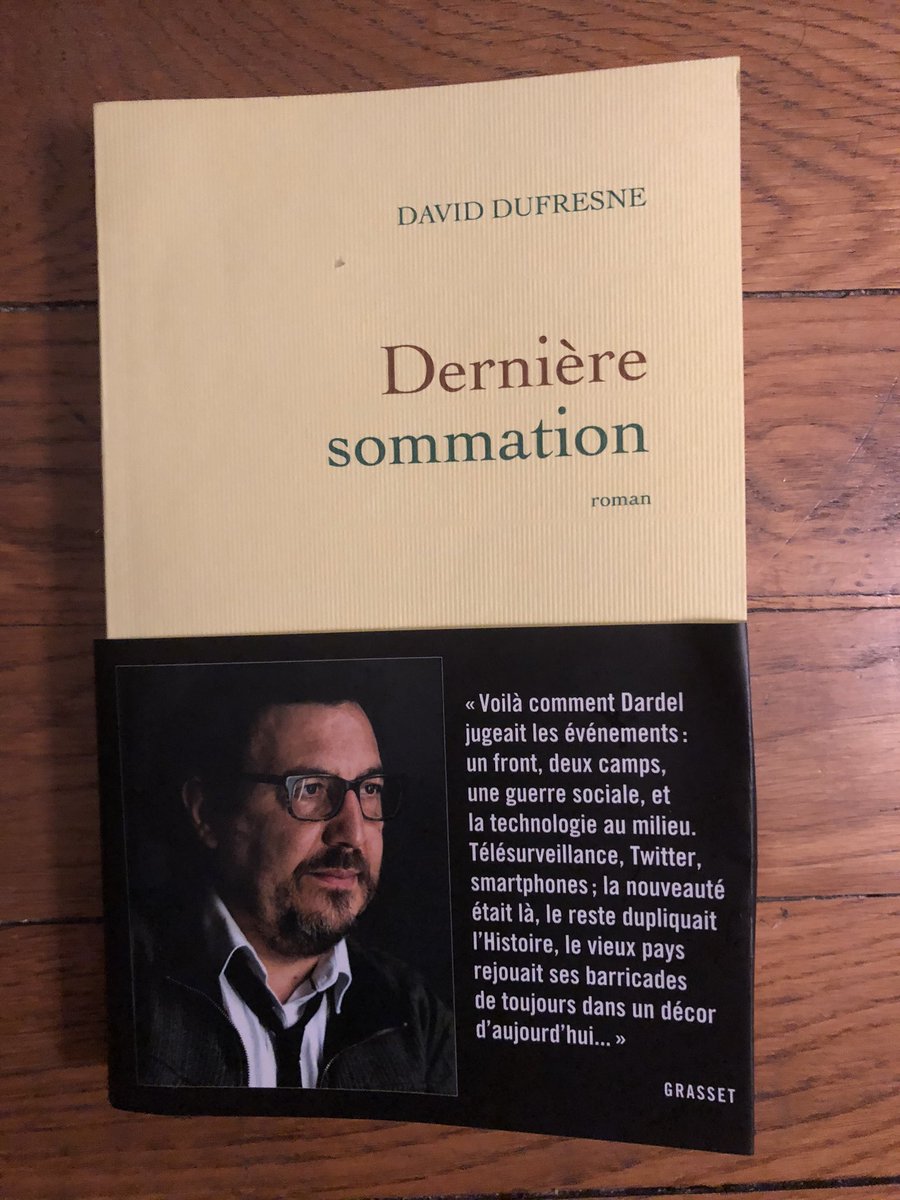 PierreBsc's tweet photo. Mon année 2020 démarre en achevant le brillant roman de @davduf 👏👏👏 Un livre à lire sans attendre, même si je ne suis pas certain que ce soit le meilleur remède contre la gueule de bois... https://t.co/XsGpxASe3R