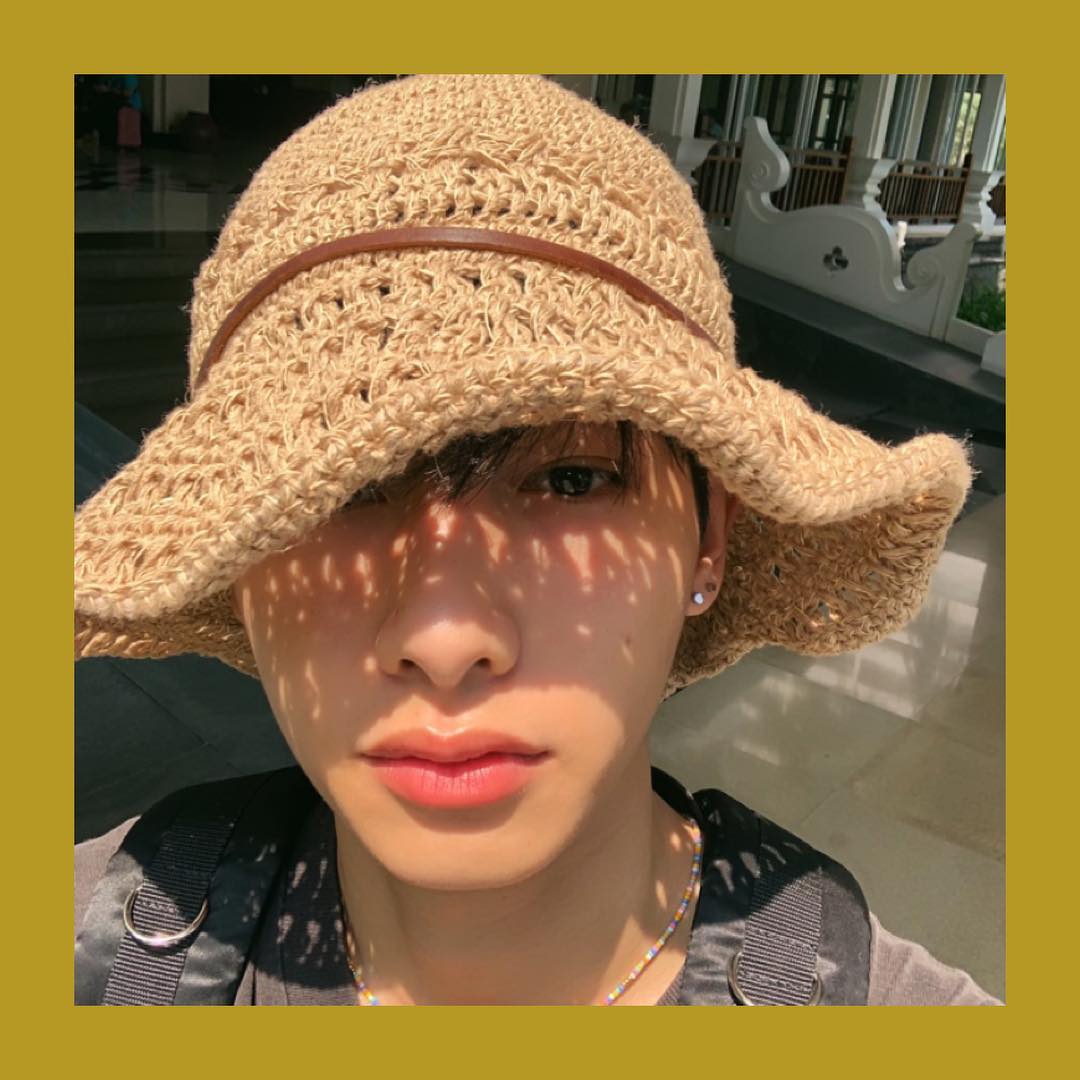 blackjadefury's tweet photo. Floppy hat, sun-drenched
#blselcaday https://t.co/W0IoAstzKs