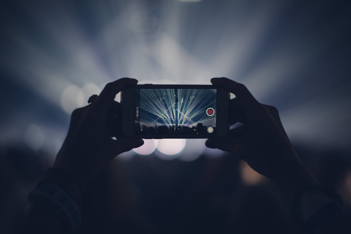 56% of your audience will stop watching a video within the first 90 seconds.

Better planning content that is able to captivate their attention longer!

#digitalmarketing
