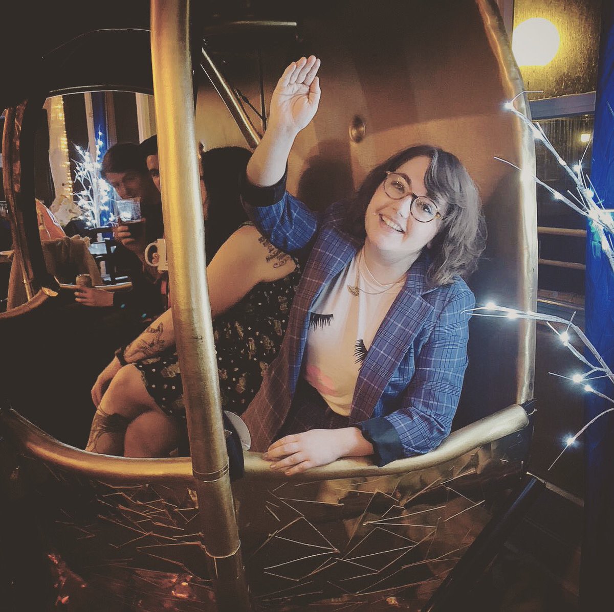 katiepritchards's tweet photo. Wafting my way into 2020 like... #GoldenCarriage #WaftSpiration #ProfessionalWafter #IKnowHowToWaftInAPumpkinCoach #AlwaysHotAirBalloonReady Photo by the Jellicle @Naomi_Wilkinson https://t.co/48W664CTob