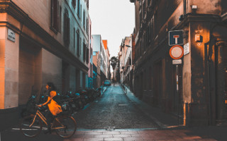 BestLifeRates's tweet photo. "London's concerted efforts towards bike-sharing have resulted in a 20% CO2 emission reduction across the city." - @IPCC_CH

Could saving the world save you money, too?

Read this:
https://t.co/XNMGYvwUmP https://t.co/q3v9XkE12N