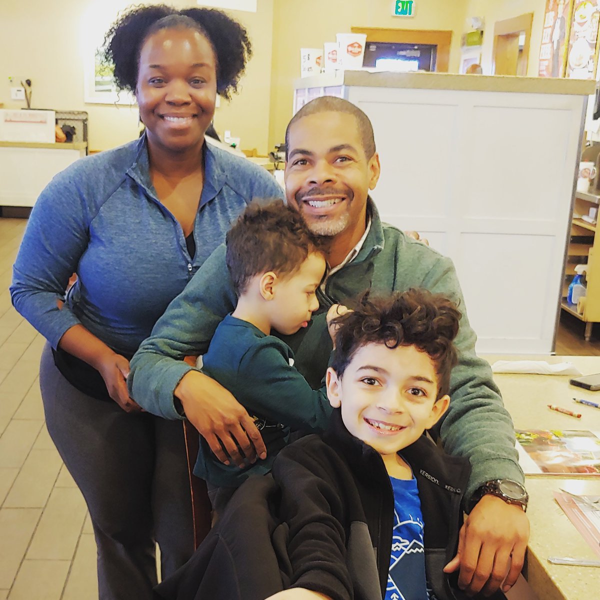 nickimayonews's tweet photo. Preston is forever the presence of peace✌in a chaotic industry. Y'all we seriously go back to summer 99 when I was a @WMAR2News intern and he was a cub videographer fresh out of @TowsonU. Today he's a #SmallBiz owner, @PMJFoundation & author of "Positive Vibes." #GoGetYourFuture https://t.co/olawZJrgTS
