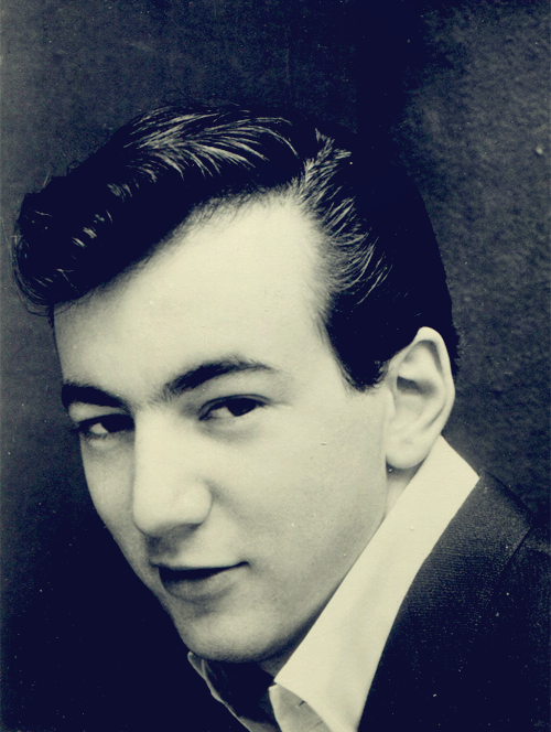 bobby_darin2's tweet photo. "Keep your mind on getting to be a person in your own right--a person with confidence and independence."
#bobbydarin #driveanddetermination https://t.co/ezu2O1XT3Z