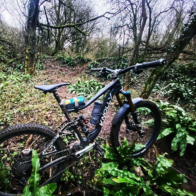 Kristoffrides's tweet photo. And into a new year we go, so happy to say I’m back riding for @knollybikes again for 2020! .
.
.
#mtb #bike #cycling #instabike #mtblife #xc #enduro #downhill #instacycling
#knollybikes #knollyknation #2020gsr #cyclorise #louri #gupindustries #revgrips… https://t.co/sKquGqjLnc https://t.co/eGnHTNznno