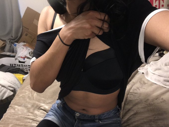 fuck yeah, new years https://t.co/Wg4U2zHiLE