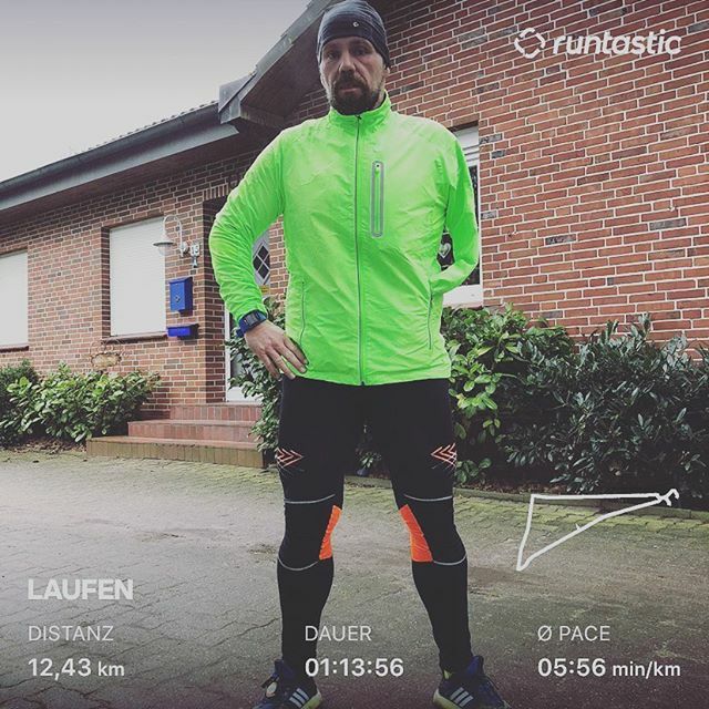 dBildgestalter's tweet photo. Die ersten 12 km für dieses Jahr sind erledigt. In diesem Sinne noch ein gesundes und glückliches 2020 🍀💪🏾
—————
#potd #runtoinspire #runnerslife #instarunning #instarunners #runshots #runforlife #runningday #runnersworld #laufen #runnerscommunity #r… https://t.co/AWKIlJoVdO https://t.co/diClh7IOZ0