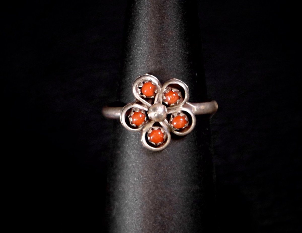 Excited to share the latest addition to my #etsy shop: Vintage Navajo Coral Flower RIng Size 6 1/4 $22 etsy.me/35aHzOB #jewelry #ring #coral #southwestern #bohohippie #vintagenavajo #navajojewelry #coralring #vintagering #flowerring #vintagejewelry