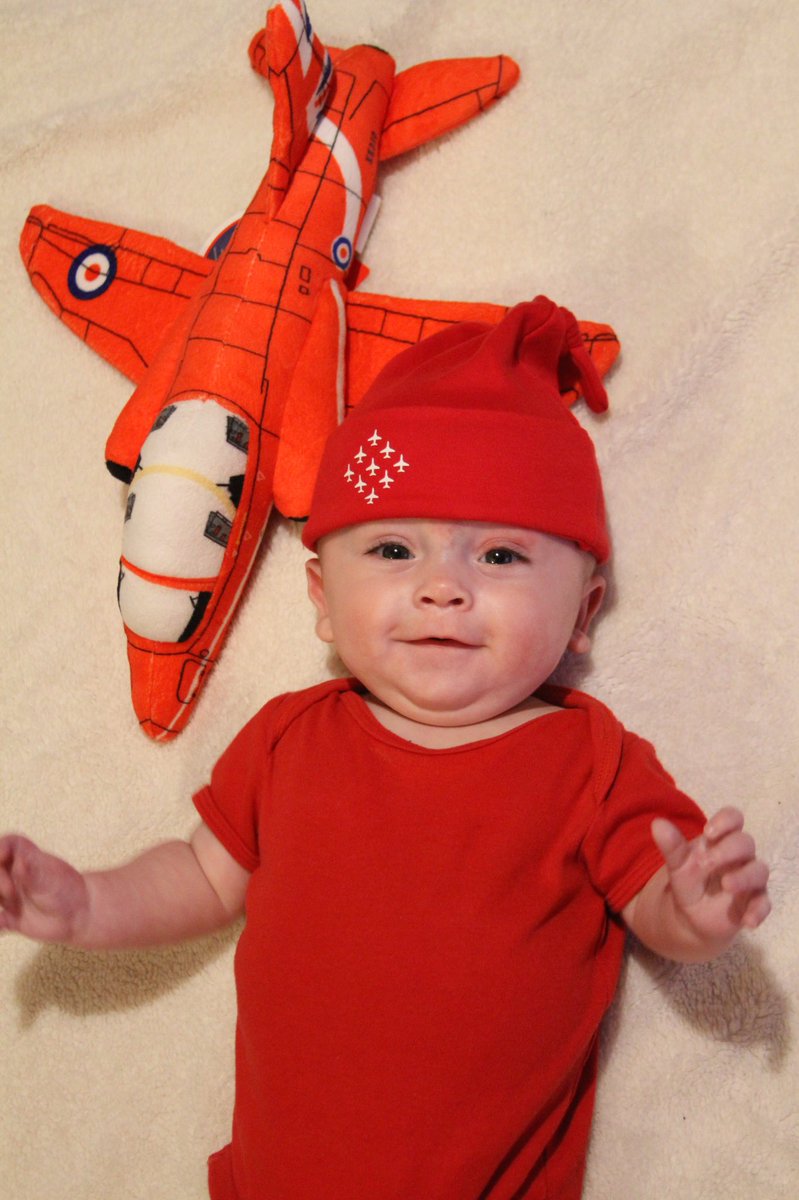 DamonSmoke76's tweet photo. Hopefully following in the foot steps of his Great Grandfather who flew for the RAF during WWII..... What do we think the class of 2050? @rafredarrows #RAFRedArrows #RedArrows #FutureRAFPilot #FuturePilot #RAF #RoyalAirForce https://t.co/EQ8YzMFJmZ