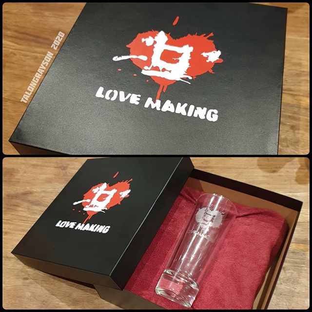 talongrayson_uk's tweet photo. Shot glass box work in progress. Pretty happy with it so far! Made using a officialcricut Maker.
.
#creativecombine #talongraysonstudio #cricut #cricutmaker #box #design #packaging #classy #shotglass #shot #product #value https://t.co/qV8ykOMK3U