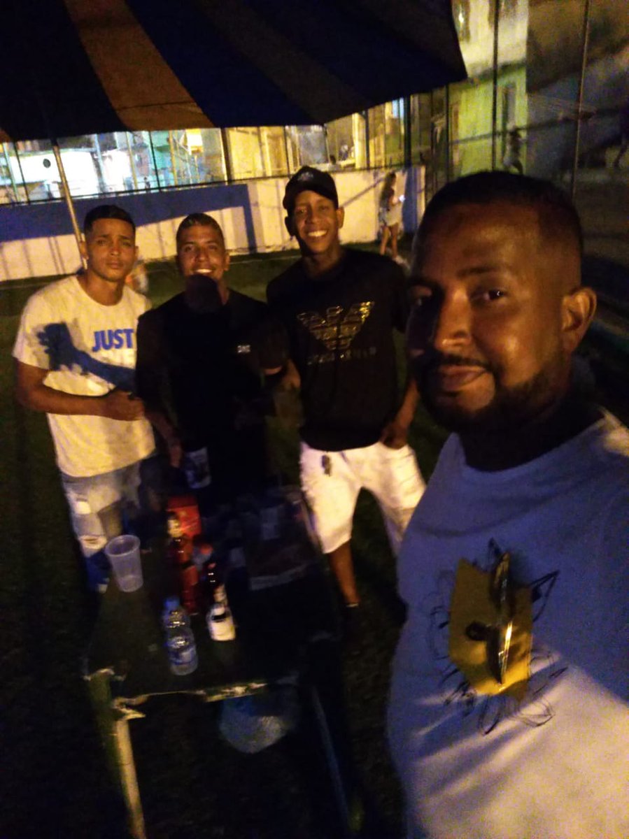 andreifelipeph's tweet photo. Um dois primeiros a chegar no baile .. esse trem é maior loucura..#2020Go⬆⬆ https://t.co/wFcoxz1aIl