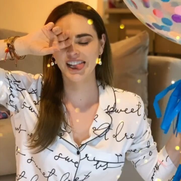 FabiolaGFans's tweet photo. Quién cumple años en algunos días? Ya meritooooo! @fabiolagdo https://t.co/Z2Q6Lha7Fr