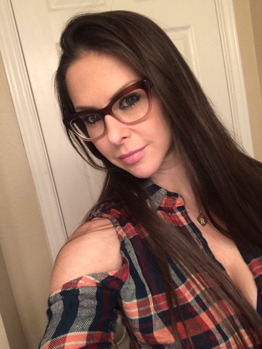 Bout to film the Premier episode of Rachel Roxxx Horror !!! let&rsquo;s get it!! @horrormoviehub @thecarterlee<a href="/tag/workout"class="tags"><span>#workout</span></a><a href="/tag/retweeet"class="tags"><span>#retweeet</span></a><a href="/tag/rachelroxxx"class="tags"><span>#rachelroxxx</span></a>