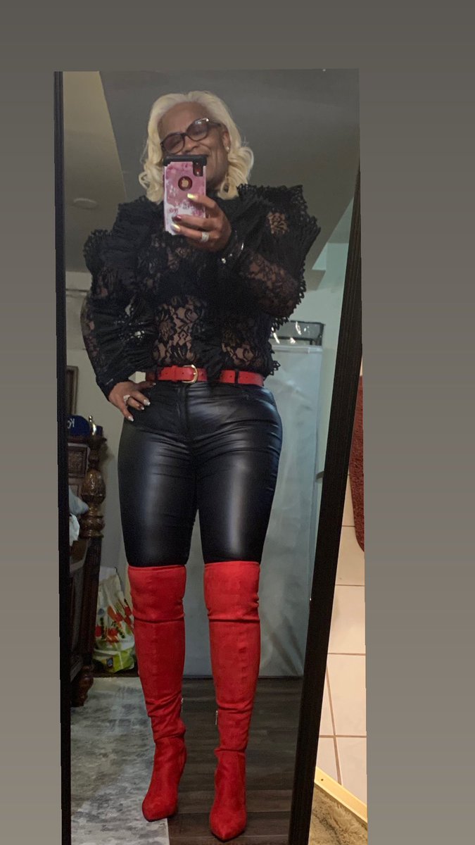 melindaburchsi1's tweet photo. I’m those Davis kids mother.😍 yes 50 where🥰@THEGIF7 @DavisEra_ https://t.co/sjSzoxc9f2