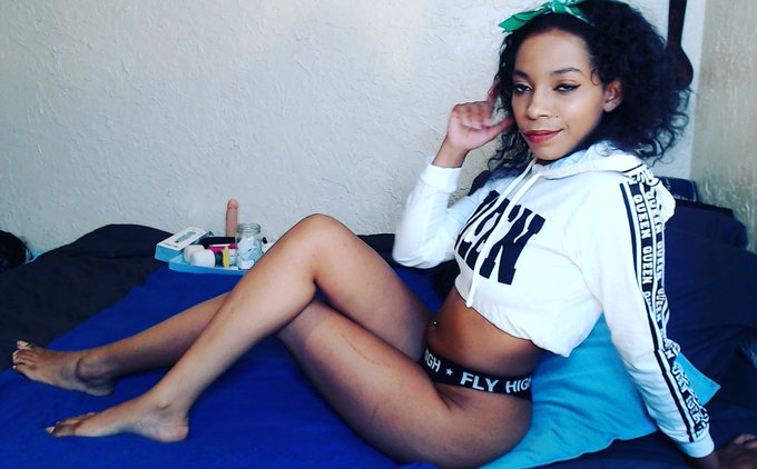 👑new year new moves https://t.co/t8kyODI0WQ