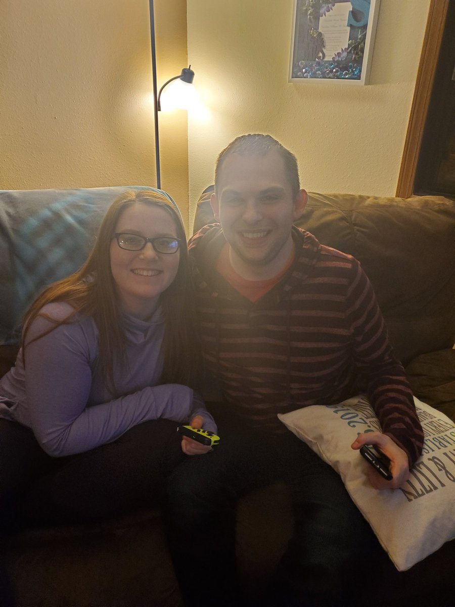 Gingybeth22's tweet photo. Brought in 2020 with some great friends! Couldn't ask for better people spend the new year with! Love you guys! ❤❤❤❤ https://t.co/0bhhdkAz5M