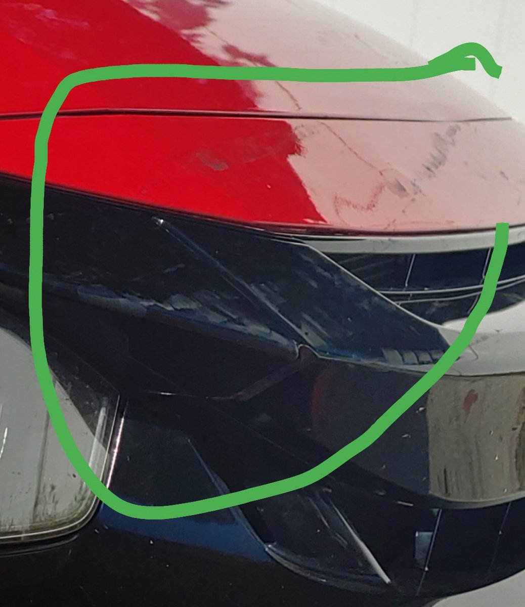 prettyisasdoes's tweet image. Truck veered off the road, picked up a tire tread, the truck between us hit it, slinging it into my car. Bounced off the windshield. Thankfully hitting the front of the car 1st most likely kept it from breaking the glass &amp;amp; causing serious issue. Be careful! #verythankful 💞