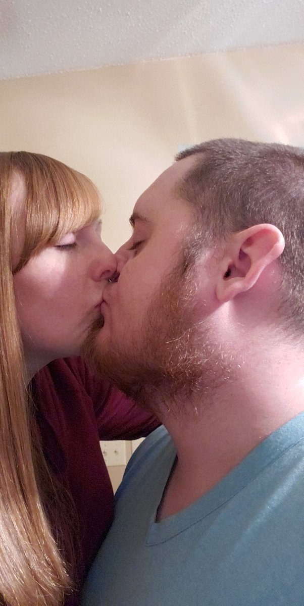 Gingybeth22's tweet photo. Happy New Year from me and my hubby!!!! 🥰🥰🥰🥰❤❤❤❤😘😘😘😘🎉🎉🎉🎉 https://t.co/KgAzkmgXzc