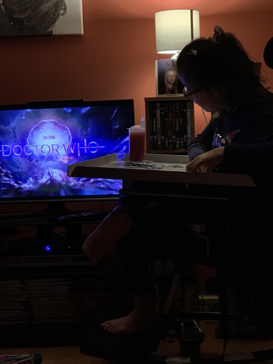 linylou76's tweet photo. Jigsaws and doctorwho,perfect.  #smilingalice #DoctorWho https://t.co/MjmBwrPE3Y