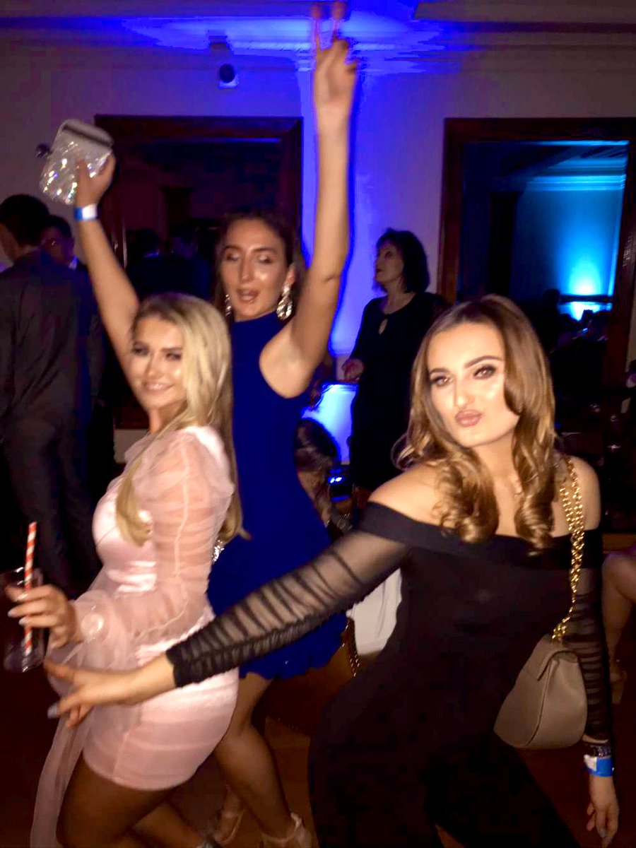 leahstrattonx's tweet photo. Keep it classy 2k20 👍🏼 https://t.co/TiOFBkpUNL