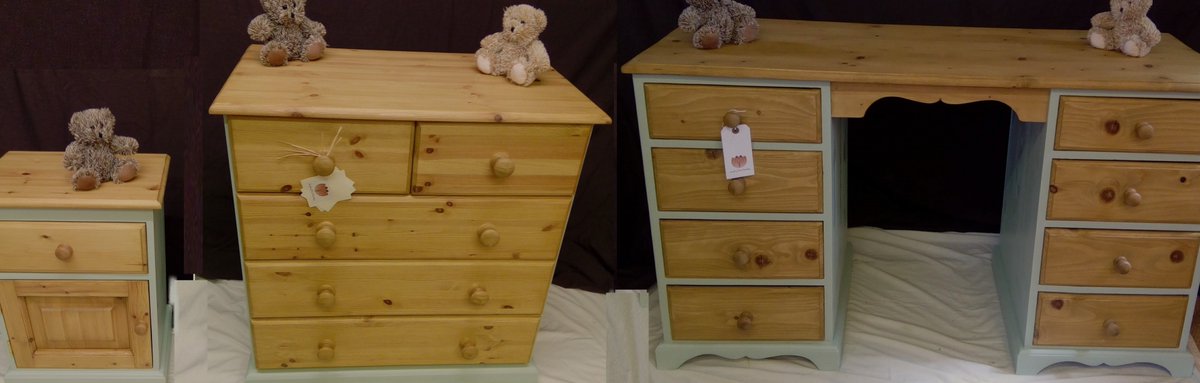 AnythingWoodwks's tweet photo. Beautiful #SolidPine #BedroomFurniture #DressingTable #BedsideCabinets #ChestofDrawers #Mirror. Details for this one and a range of other #furniture on our website
https://t.co/ICqyxC0Yg7
#AnythingWoodWorkshop #Lincolnshire #SmallBusiness #CountryLiving #CottageStyle #Farmhouse https://t.co/xWwXCg8U6Y