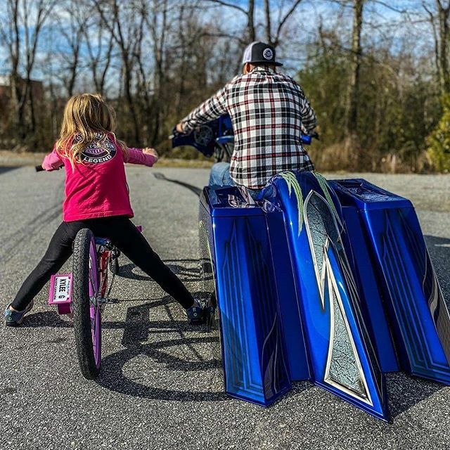 BaggerMilitia's tweet photo. @dustinmaybin startin em young!

#baggermilitia #militiaindustries https://t.co/fYAWvey539 https://t.co/b5dAIoYR4l