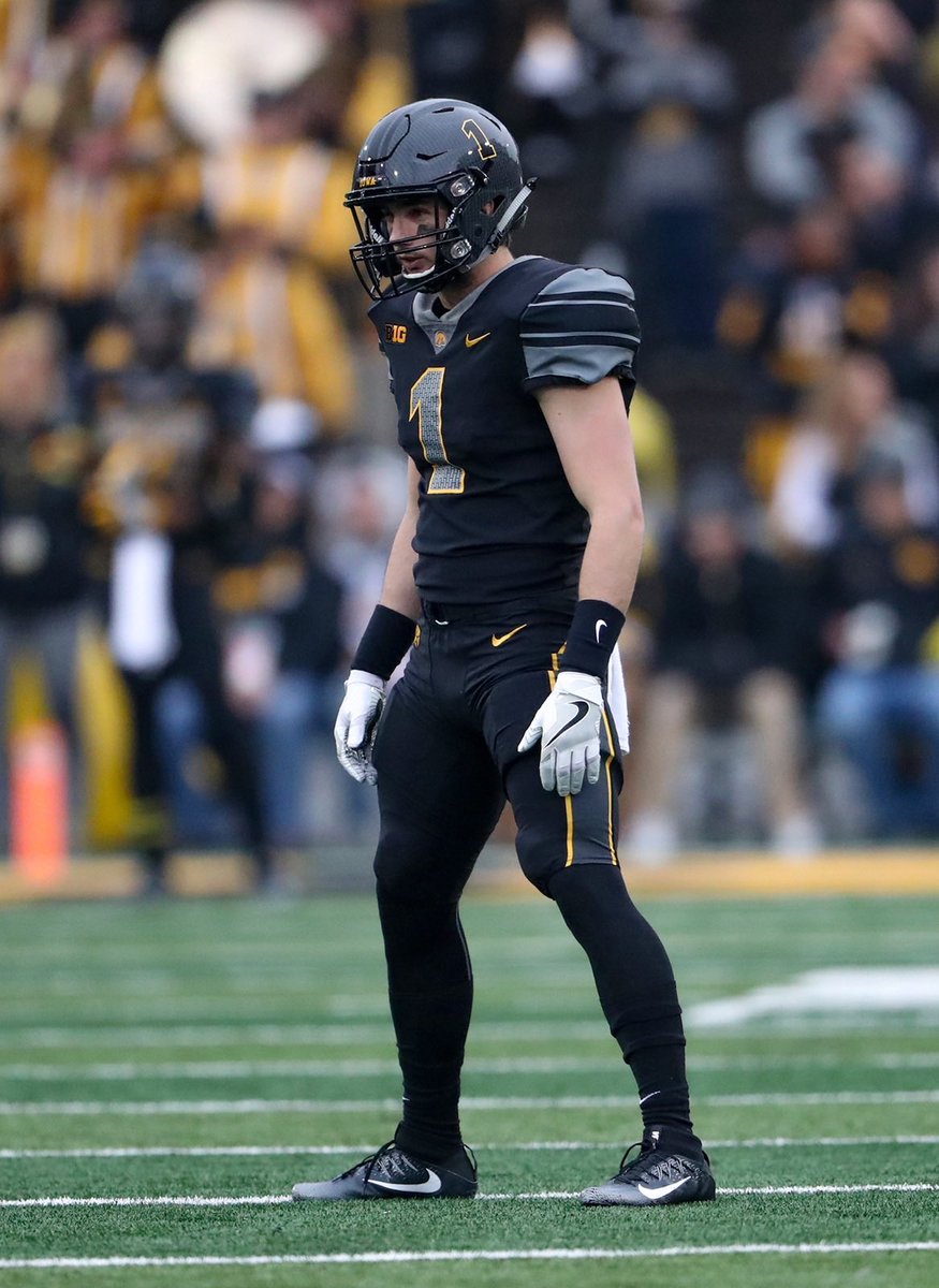 wedvorak's tweet photo. Just two South Dakota dudes that played for one of the best college football programs in the country. Blessed to have met my lifelong friends and family here and the memories that we made. Thanks @HawkeyeFootball for everything.
#GoHawks #4life #Reiff https://t.co/vuf2PkBoay