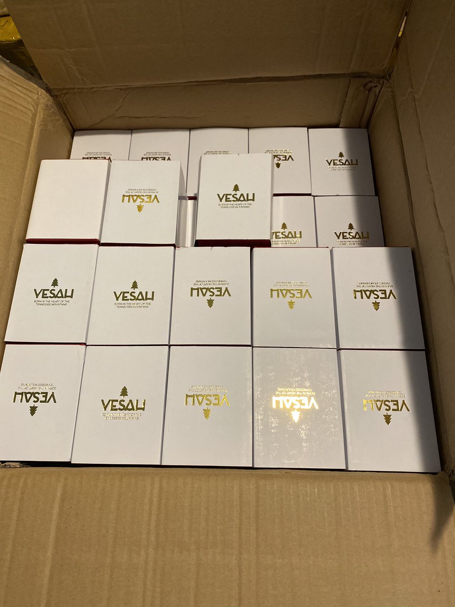 yesahco's tweet photo. 😁 Going through inventory now. Who wants a watch? 😍 https://t.co/utCQVbU4KR