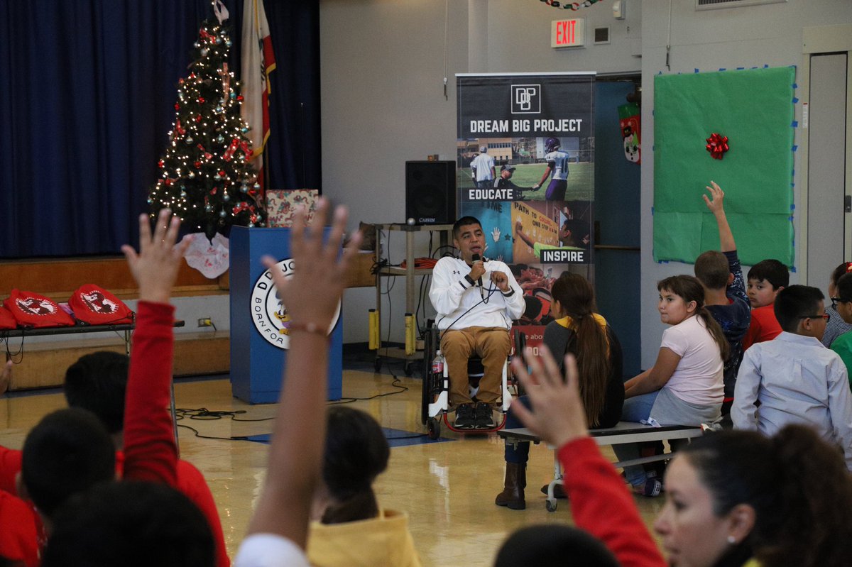 TeamDBP2014's tweet photo. In 2019, #TeamDBP positively impacted over 1,200 children and teenagers through our programs and services:
• 1,240 students within our youth outreach program.
• 175 students within our backpack distribution program.
• 3 students within our scholarship awards program. https://t.co/4lBsxQJsjm