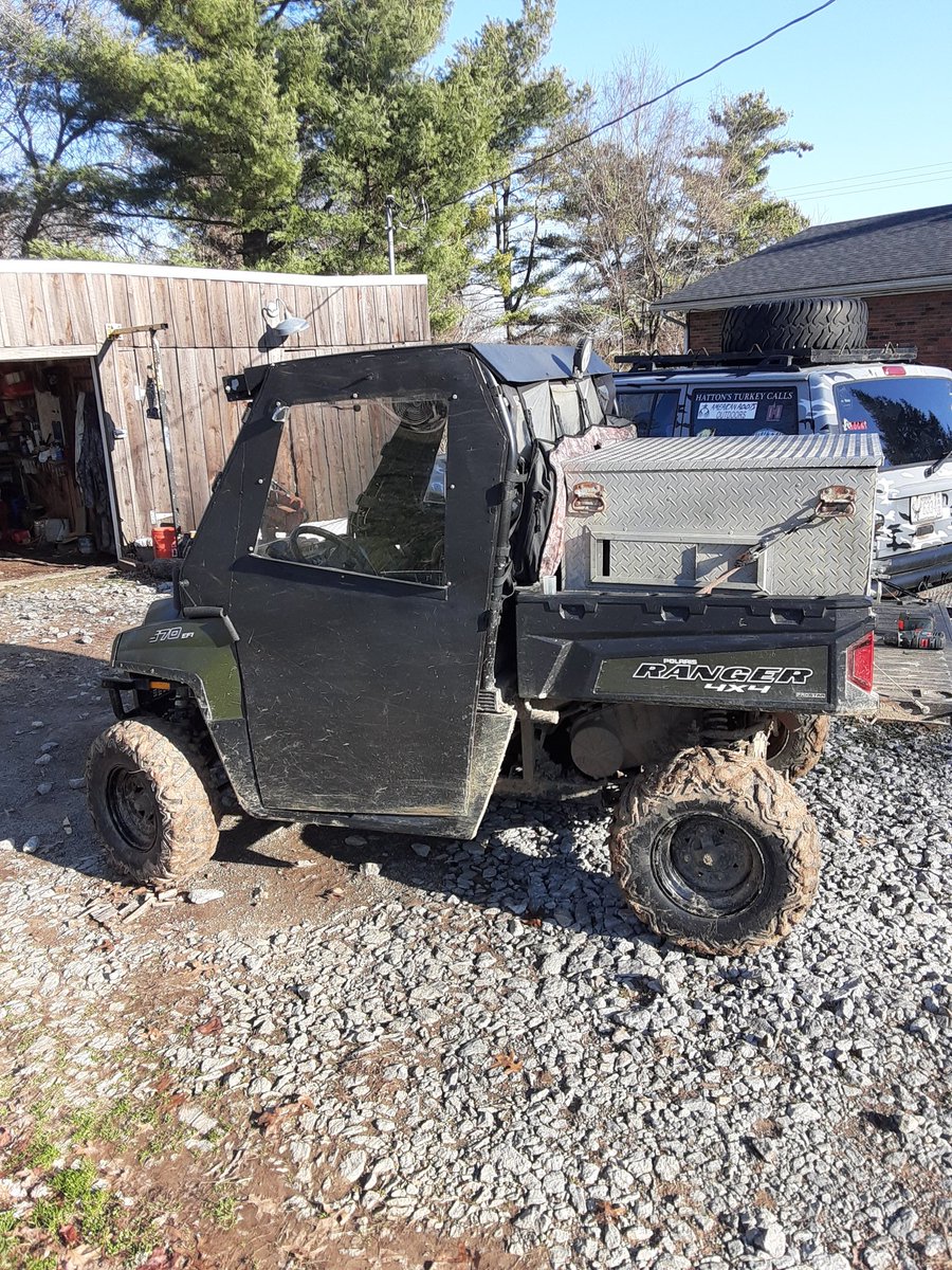 mcvey_kenny's tweet photo. Dog box switched gana #coonhunt off the ole #polaris tonite. #teamslugger #treeingwalker https://t.co/ULcFrBiGKQ