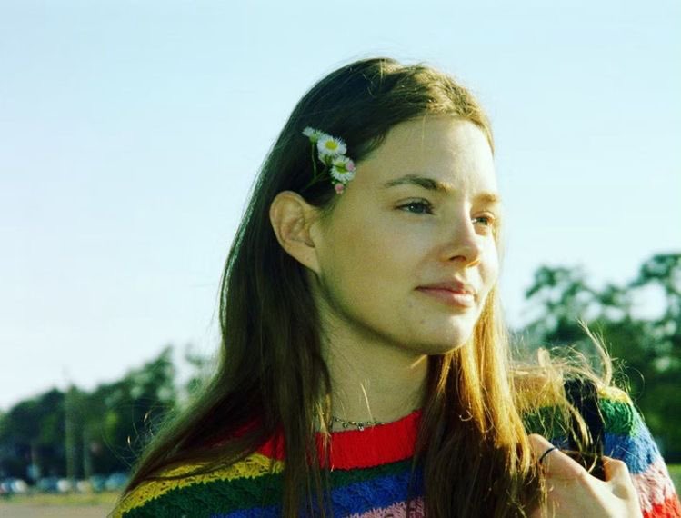 INSTA: @𝙟𝙪𝙣𝙤𝙘𝙧𝙤𝙬𝙡𝙚𝙮.

      — 📸 gen.